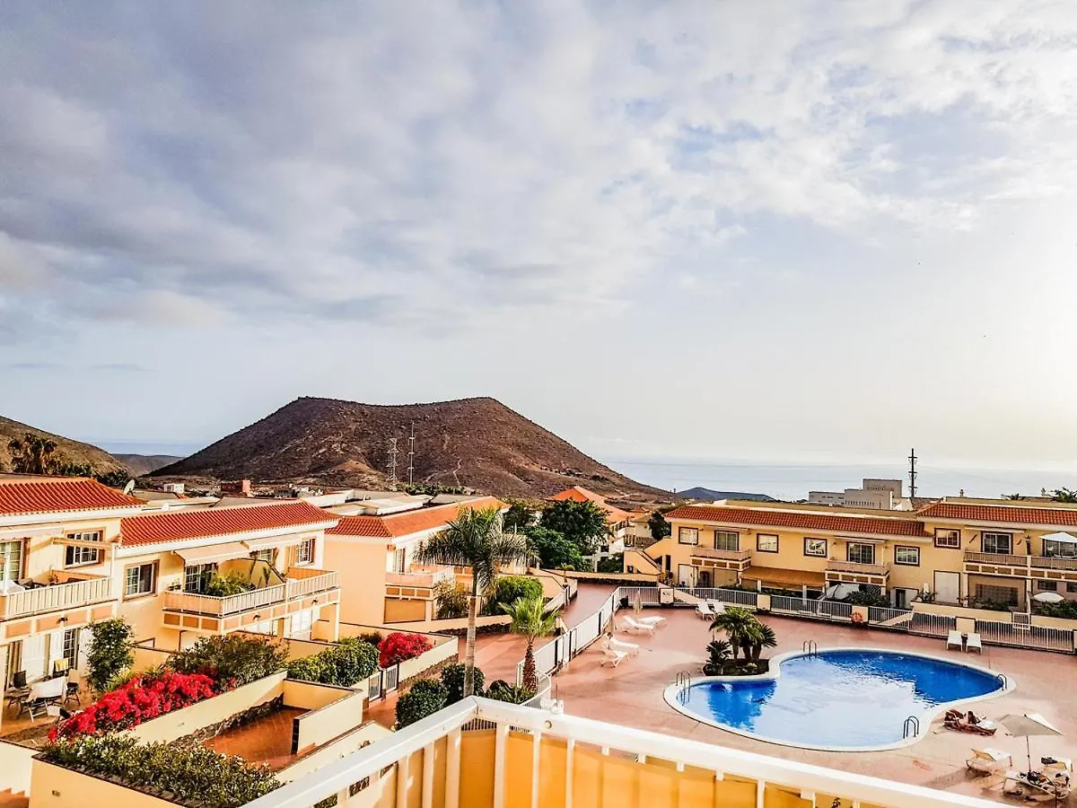 Lovely Apartment In Tenerife South Chayofa Espanha