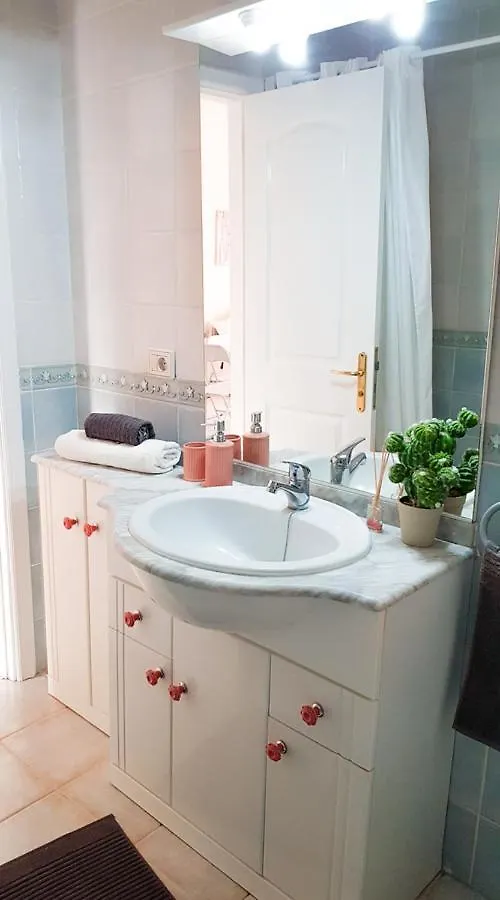 Lovely Apartment In Tenerife South Chayofa