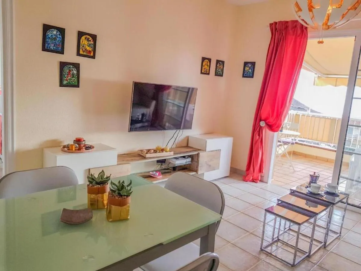 Lovely Apartment In Tenerife South Chayofa