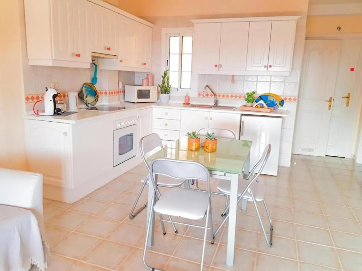 Lovely Apartment In Tenerife South Chayofa Espanha