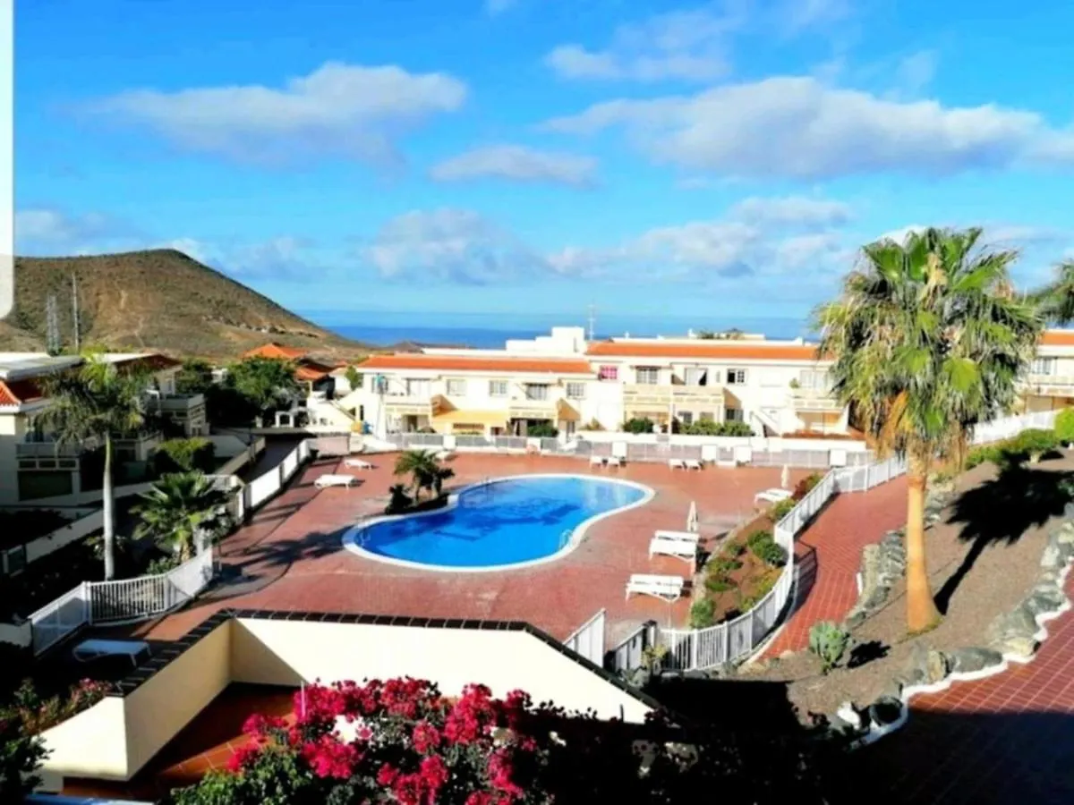 Lovely Apartment In Tenerife South Chayofa