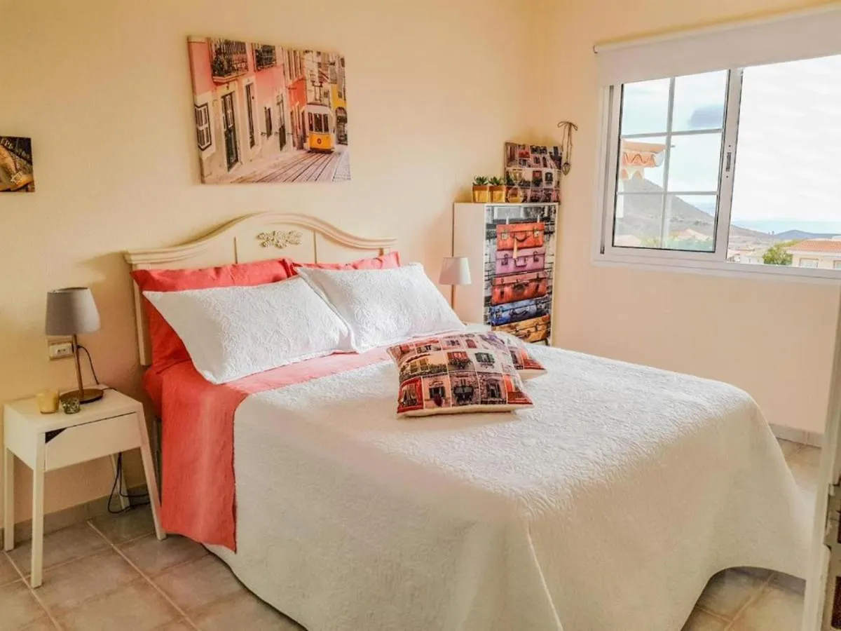 Lovely Apartment In Tenerife South Chayofa
